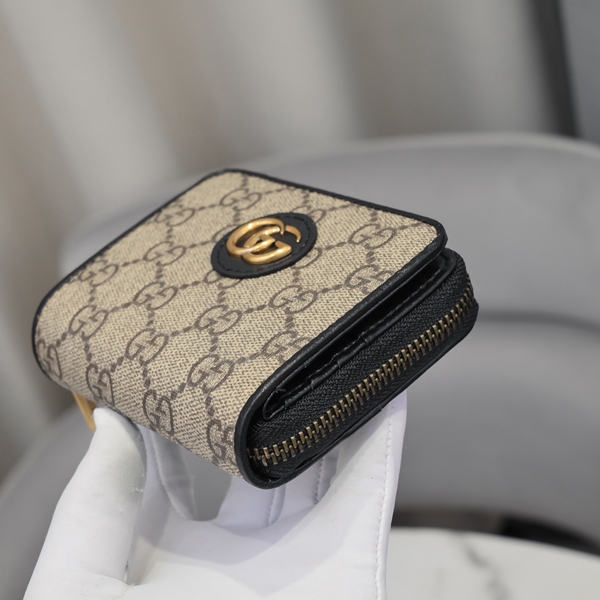 グッチ財布コピー内部構造